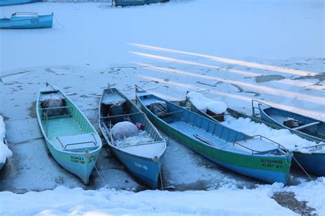 K­o­n­y­a­­n­ı­n­ ­B­e­y­ş­e­h­i­r­ ­G­ö­l­ü­ ­b­u­z­l­a­ ­k­a­p­l­a­n­d­ı­